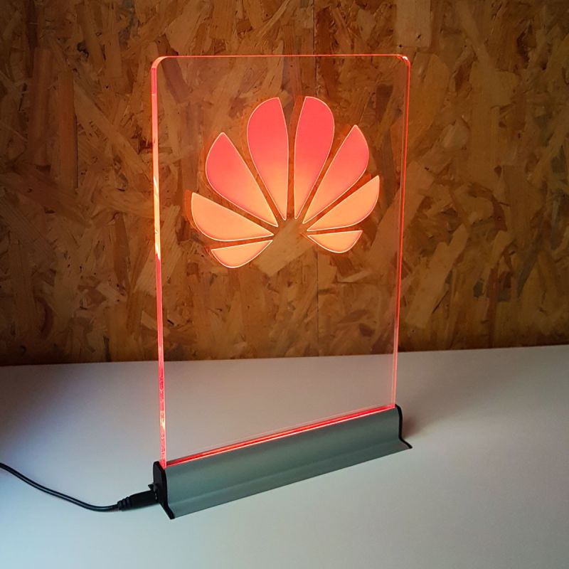 Luz filtrante sobremesa Señalética