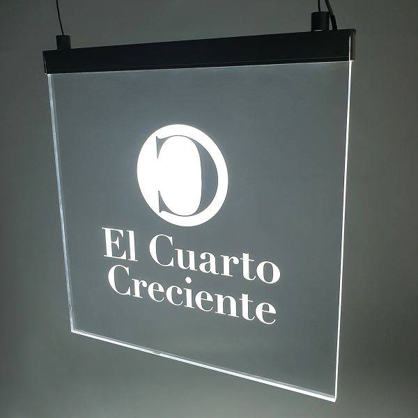 Luz filtrante suspendida Señalética 2