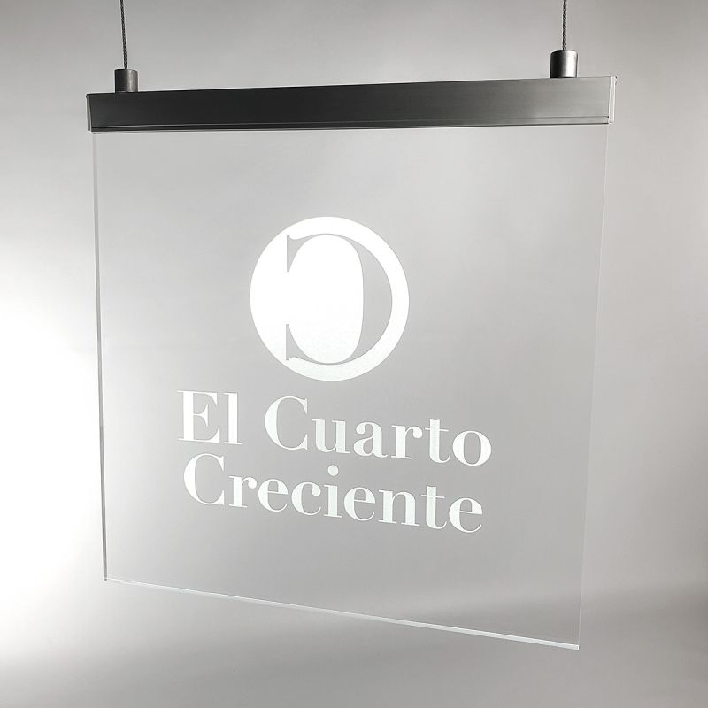 Luz filtrante suspendida Señalética