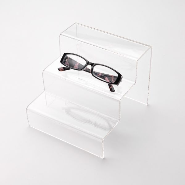 Escaleras expositoras Peanas de metacrilato 2