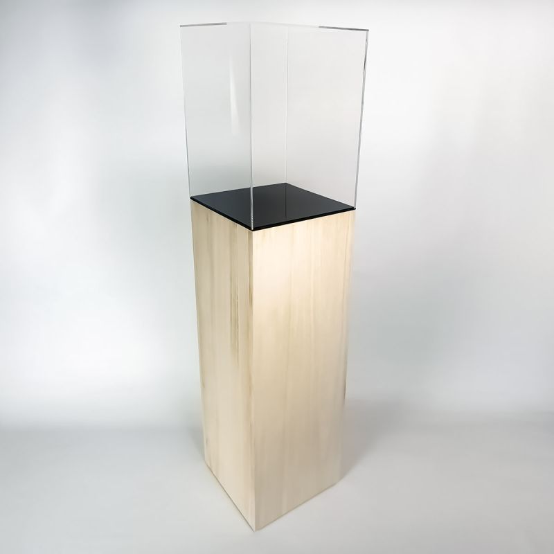 Vitrina pedestal de madera
