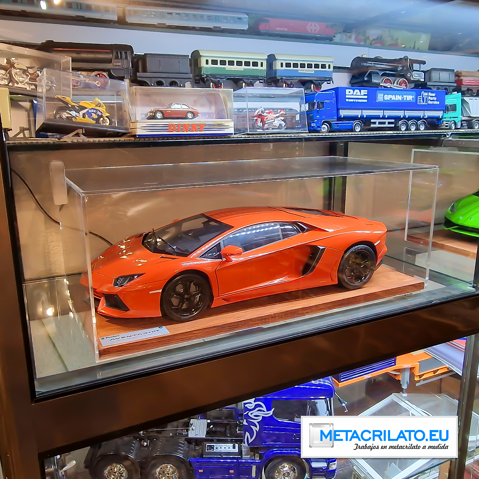 Vitrina Lamborghini naranja